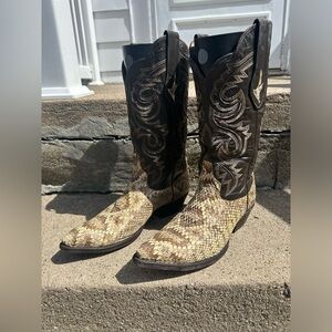 Vintage Larry Mahan eastern diamondback rattlesnake snip toe cowboy boots